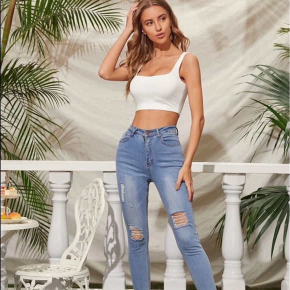 Solid Crop Tank Top - Picture 3 of 5